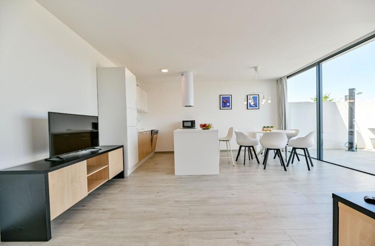 Apartment Flori With Sea View Malinska Ngoại thất bức ảnh
