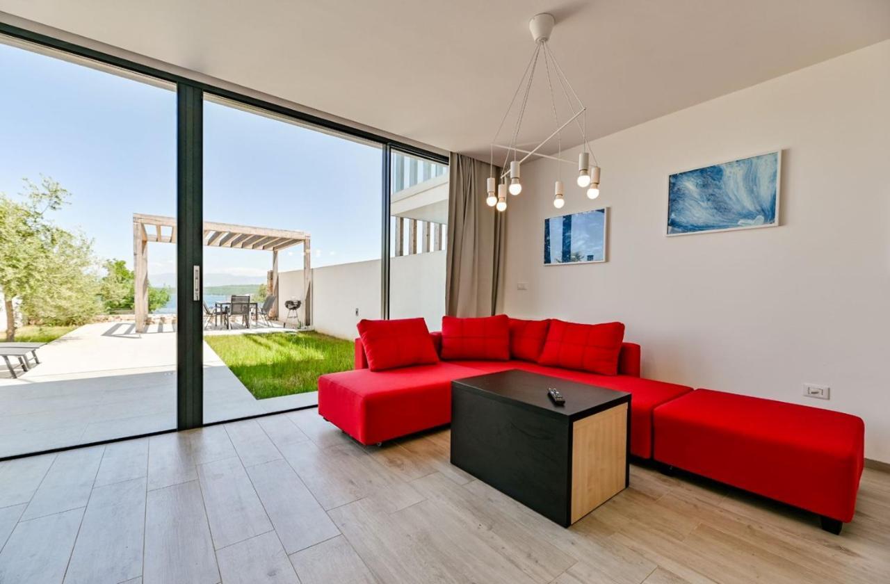 Apartment Flori With Sea View Malinska Ngoại thất bức ảnh
